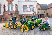 Продам продукцию джон дир игрушки, одежда, обувь, кепки, спецодежда, зонты