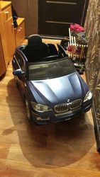 Продам детскую машину BMW X6